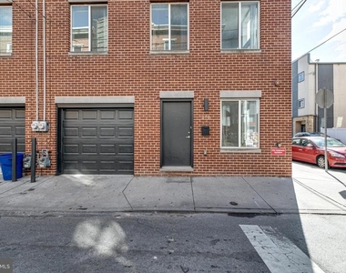228 W George Street - Photo Thumbnail 2