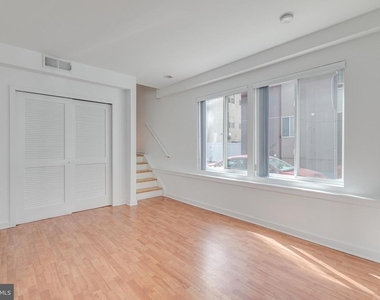 220 W George Street - Photo Thumbnail 41