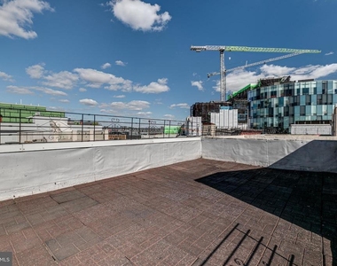 220 W George Street - Photo Thumbnail 54