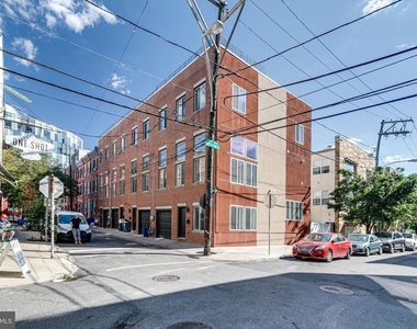 220 W George Street - Photo Thumbnail 2
