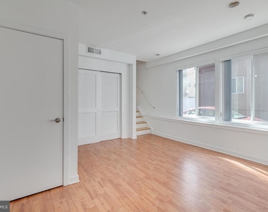 220 W George Street - Photo Thumbnail 40