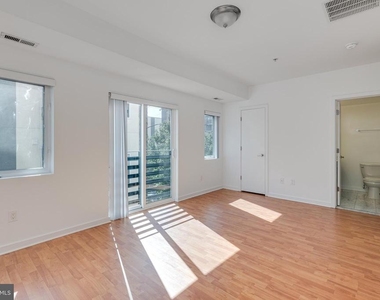 220 W George Street - Photo Thumbnail 37