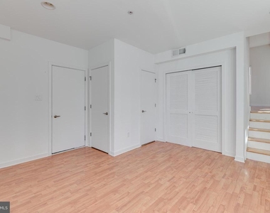 220 W George Street - Photo Thumbnail 39