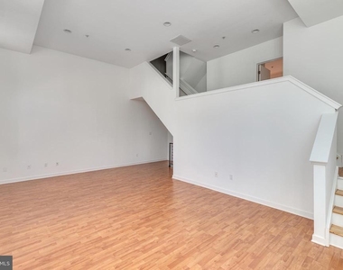 220 W George Street - Photo Thumbnail 45