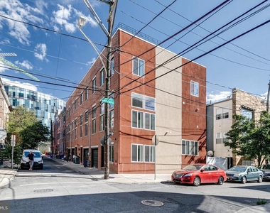 220 W George Street - Photo Thumbnail 1