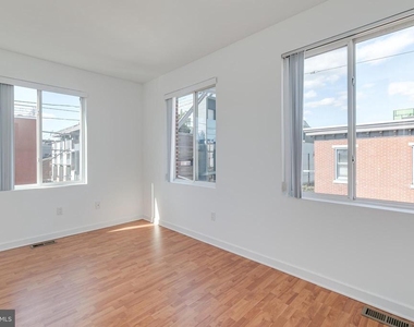 220 W George Street - Photo Thumbnail 29