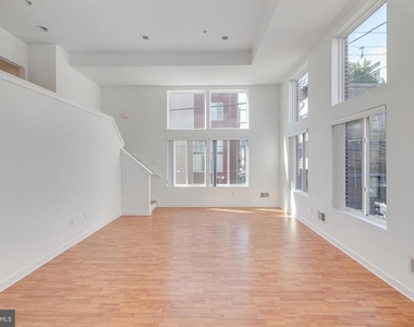 220 W George Street - Photo Thumbnail 47