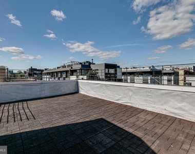 220 W George Street - Photo Thumbnail 53