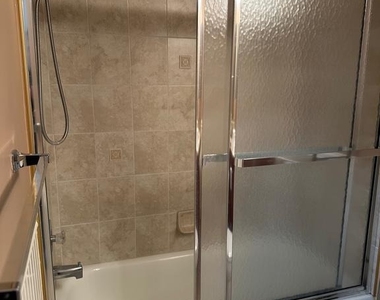 1637 Oakwood Drive - Photo Thumbnail 7