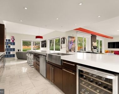 6309 Bradley Boulevard - Photo Thumbnail 10