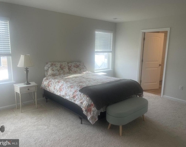 22140 Shorebird Way - Photo Thumbnail 4