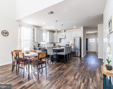 35059 Dundee Street - Photo Thumbnail 7