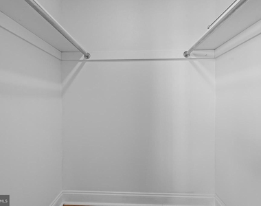 711 Windsor Street - Photo Thumbnail 13