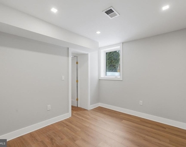 1301 Somerset Place Nw - Photo Thumbnail 18