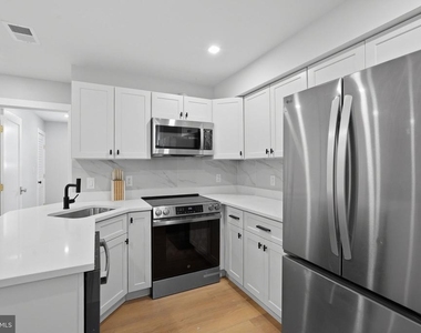 1301 Somerset Place Nw - Photo Thumbnail 1