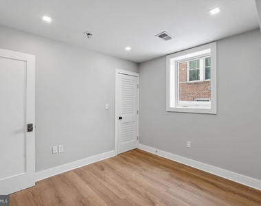 1301 Somerset Place Nw - Photo Thumbnail 7