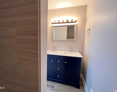 220 Elizabeth Street - Photo Thumbnail 90