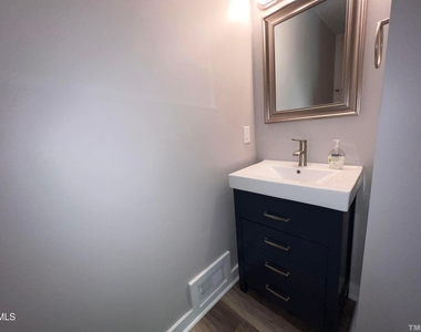 220 Elizabeth Street - Photo Thumbnail 71