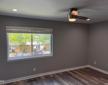 220 Elizabeth Street - Photo Thumbnail 68