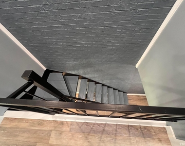 220 Elizabeth Street - Photo Thumbnail 29