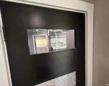 220 Elizabeth Street - Photo Thumbnail 43