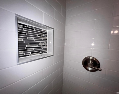 220 Elizabeth Street - Photo Thumbnail 24