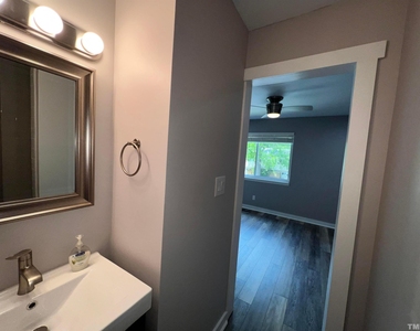 220 Elizabeth Street - Photo Thumbnail 25