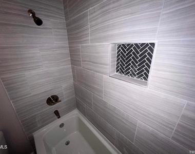 220 Elizabeth Street - Photo Thumbnail 87