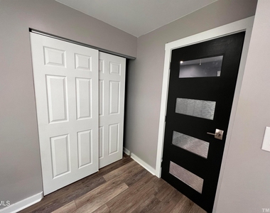 220 Elizabeth Street - Photo Thumbnail 83