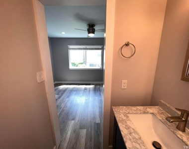 220 Elizabeth Street - Photo Thumbnail 41