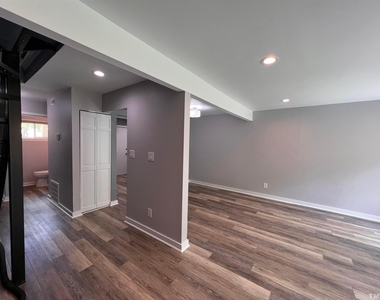 220 Elizabeth Street - Photo Thumbnail 10