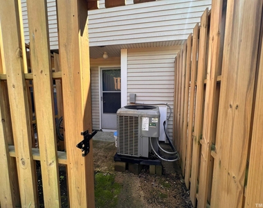 220 Elizabeth Street - Photo Thumbnail 47