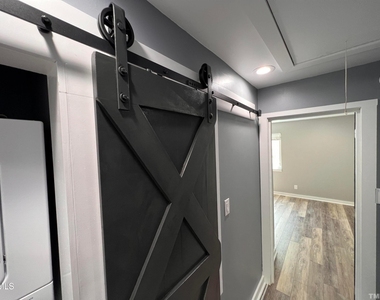 220 Elizabeth Street - Photo Thumbnail 78