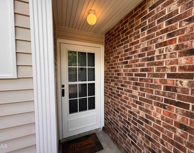 220 Elizabeth Street - Photo Thumbnail 52