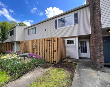 220 Elizabeth Street - Photo Thumbnail 50