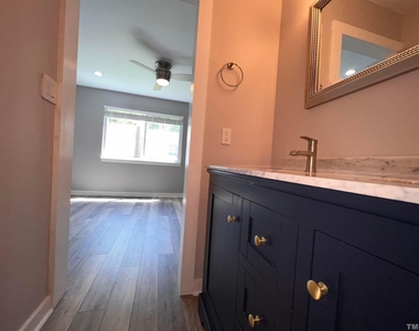 220 Elizabeth Street - Photo Thumbnail 42