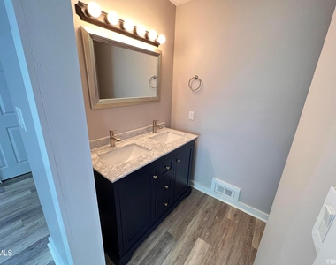 220 Elizabeth Street - Photo Thumbnail 85