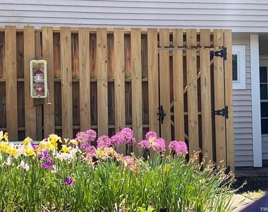 220 Elizabeth Street - Photo Thumbnail 44