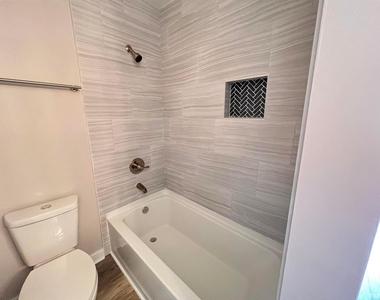 220 Elizabeth Street - Photo Thumbnail 36