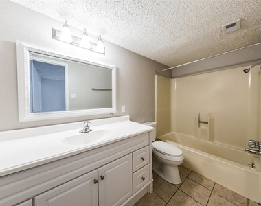 108 W 45th - Photo Thumbnail 5