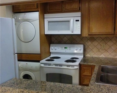 3506 Speedway St - Photo Thumbnail 7