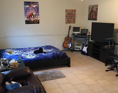 3506 Speedway St - Photo Thumbnail 8