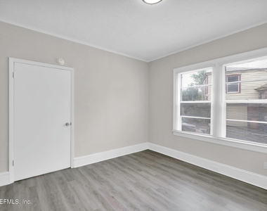 6418 Sapphire Drive - Photo Thumbnail 3