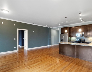 207 E 31st Street - Photo Thumbnail 2