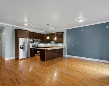 207 E 31st Street - Photo Thumbnail 1