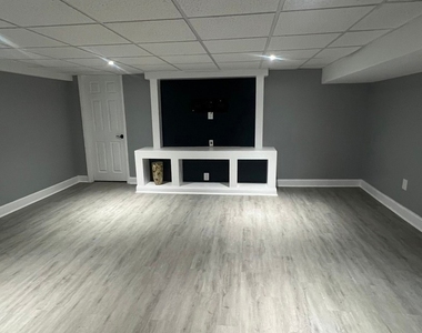 9241 S Emerald Avenue - Photo Thumbnail 3