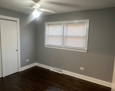 9241 S Emerald Avenue - Photo Thumbnail 14
