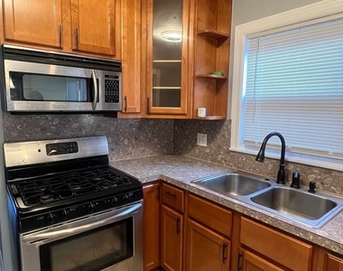 9241 S Emerald Avenue - Photo Thumbnail 17