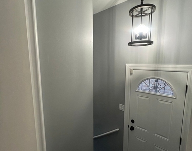 9241 S Emerald Avenue - Photo Thumbnail 10