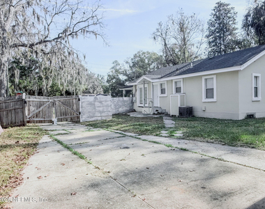 10728 Old Kings Road - Photo Thumbnail 12